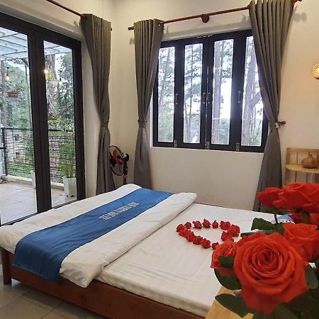 S'Nghe Homestay Mang Den Kon Von Kla Esterno foto