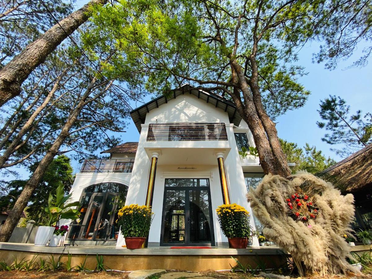 S'Nghe Homestay Mang Den Kon Von Kla Esterno foto