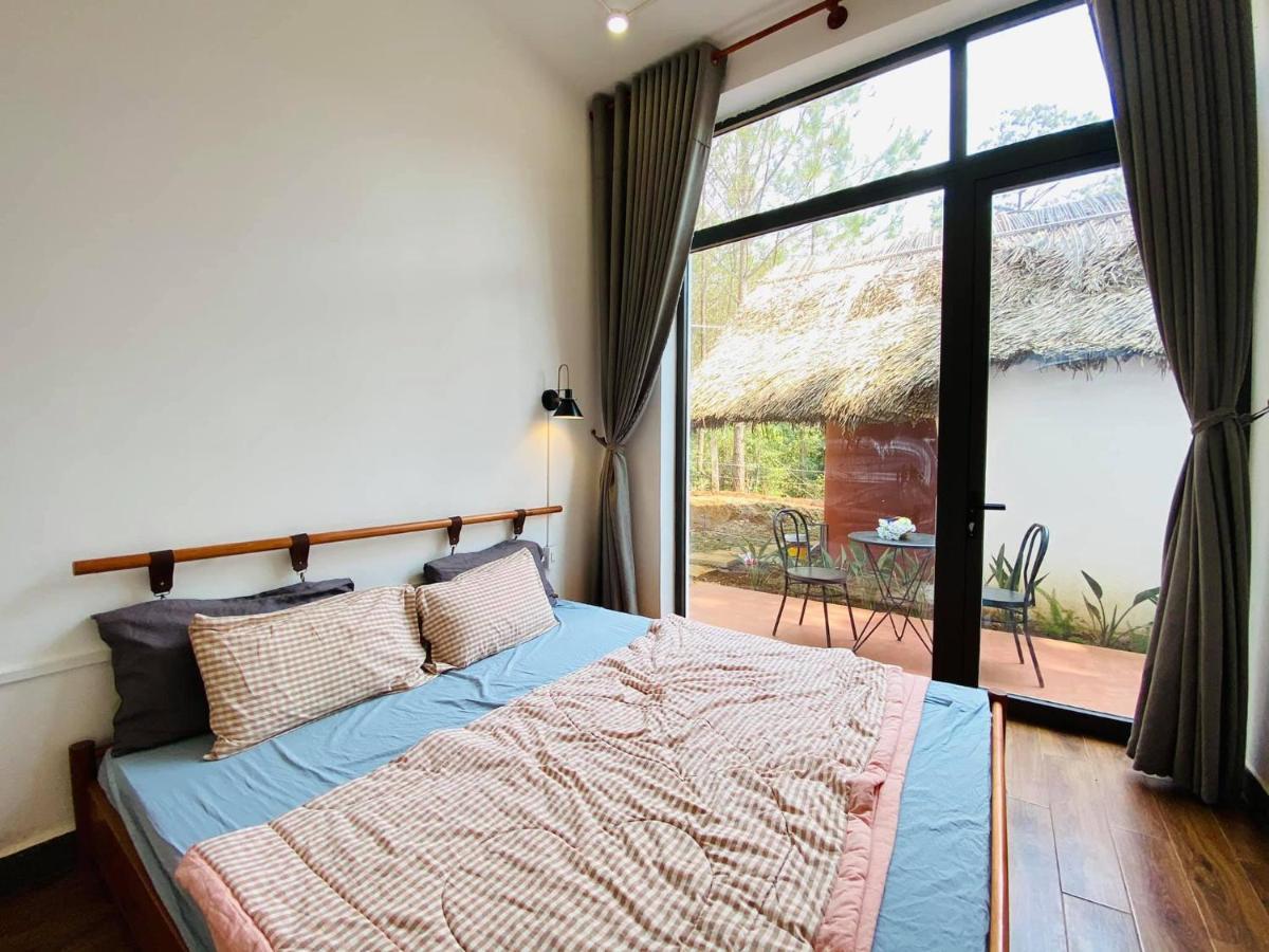 S'Nghe Homestay Mang Den Kon Von Kla Esterno foto